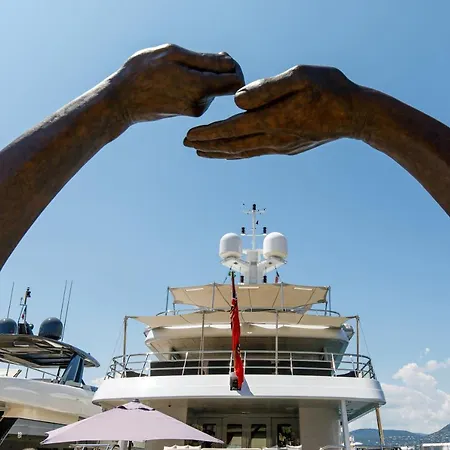 Апартаменти Le Cocon Tropez Yourhosthelper